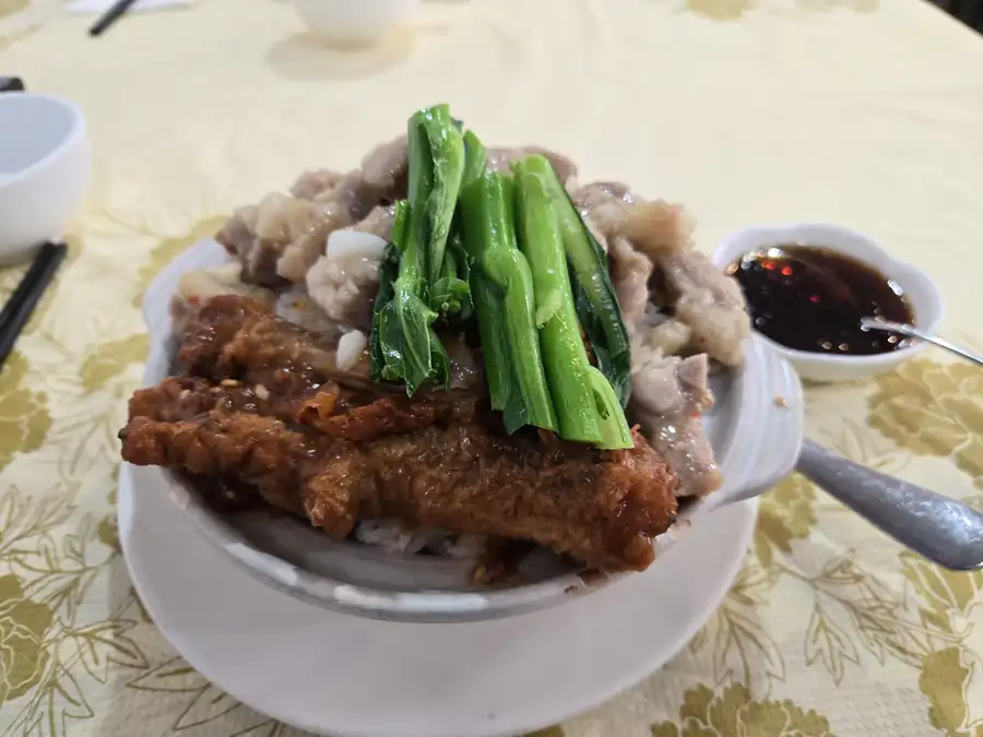 Spare Ribs & Chicken Feet with Rice · 排骨鳳爪飯